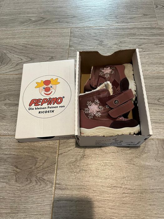 Ghete de iarna fete - Ricosta -Pepino