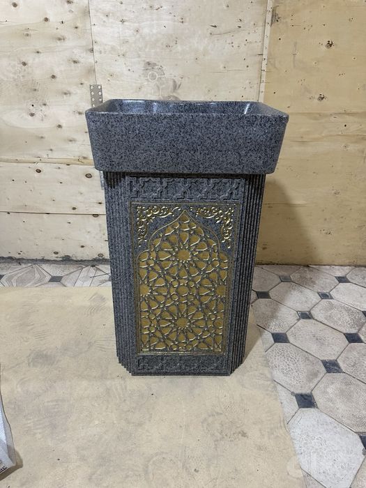 Rakvina toshlik quyma