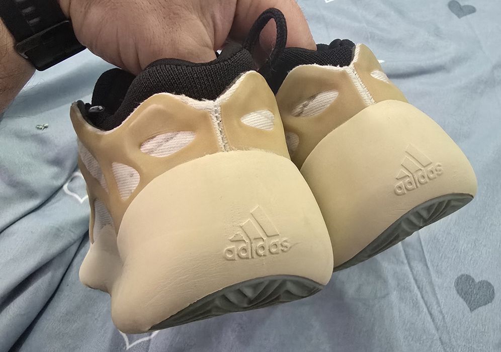 Adidas Yeezy 700 V3 Azael