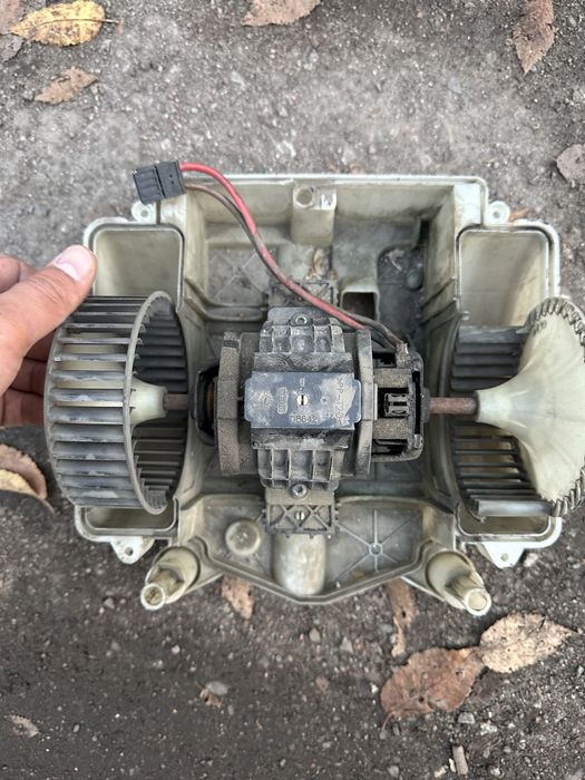 продам моторчик печки мерседес 221