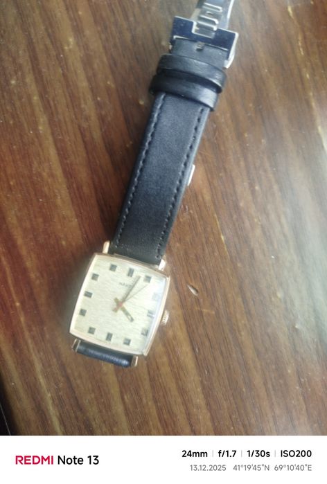 Мужские золотые часы Наири СССР
Для ценителей классики!
Часы в отличн