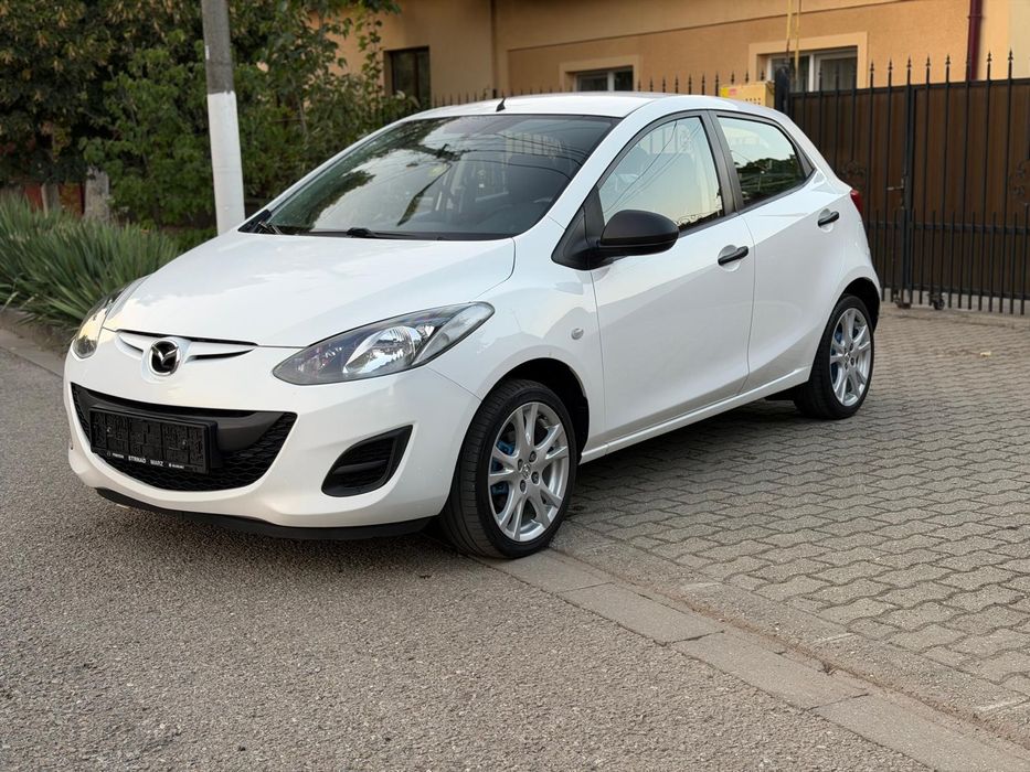 MAZDA 2 2012 — imagine 3
