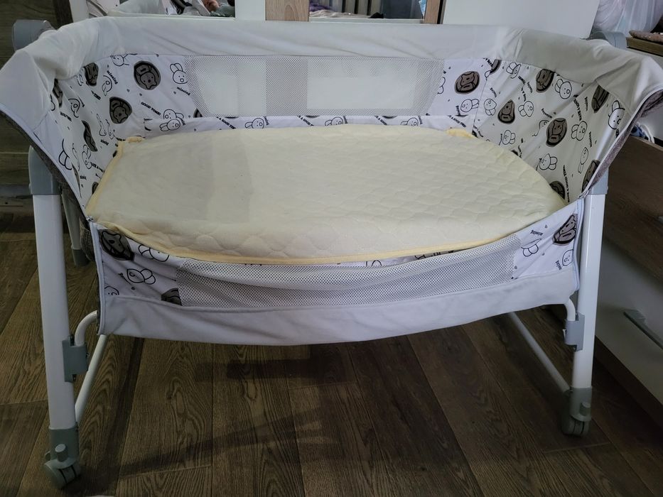 Продам манежку детскую