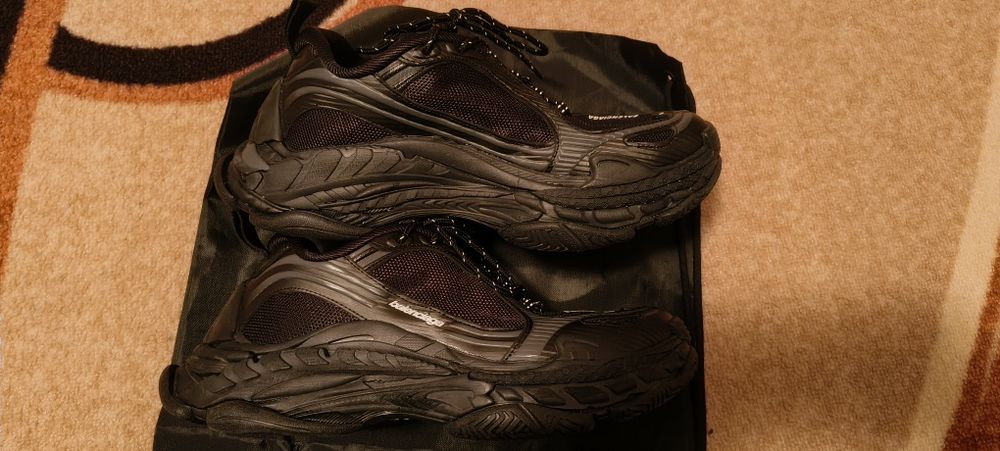 Balenciaga triple s2