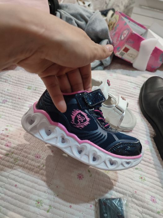 Новые на девочку обувь