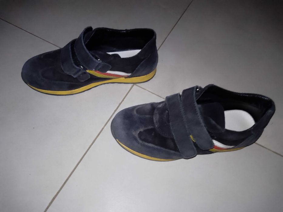 Adidași de piele pentru băieți, mărimea 33