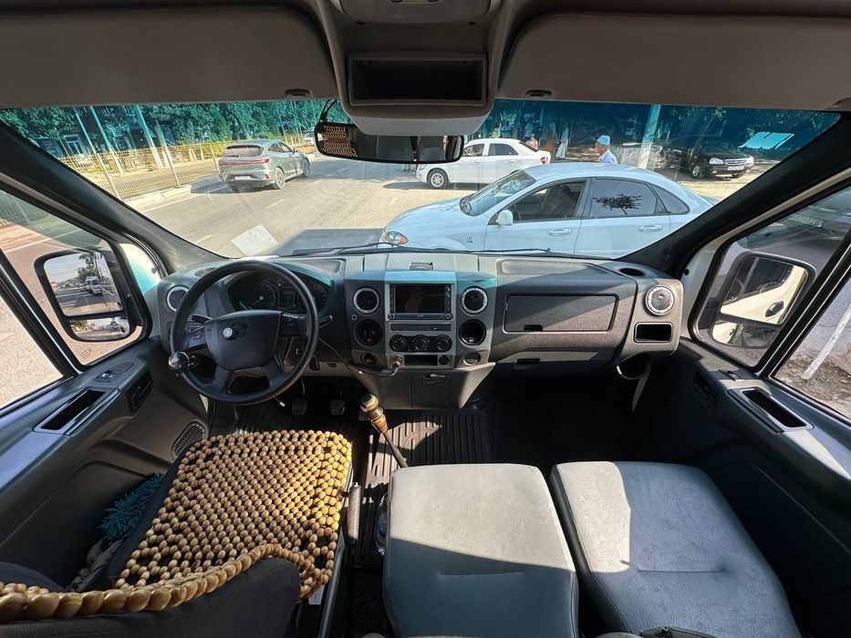 Gazel Next mikroavtobus