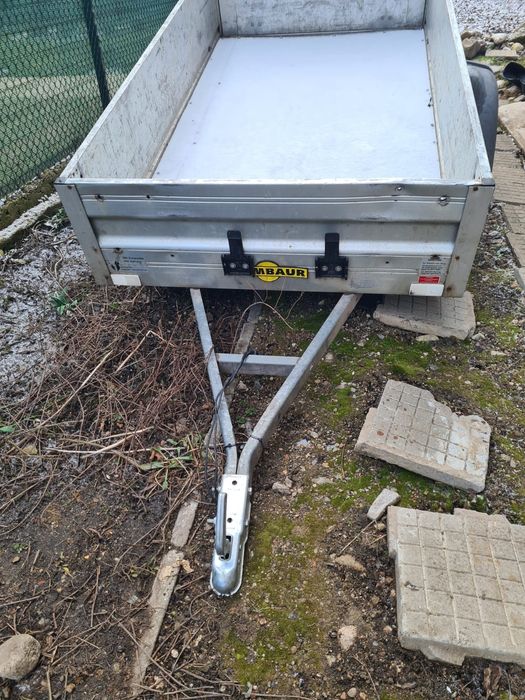 Ремарке за автомобил Humbaur