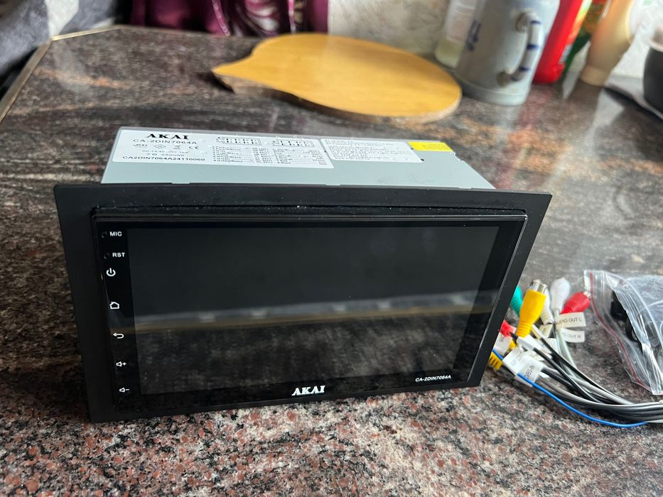 AKAI 2DIN мултимедия с тъчскрийн + кабели