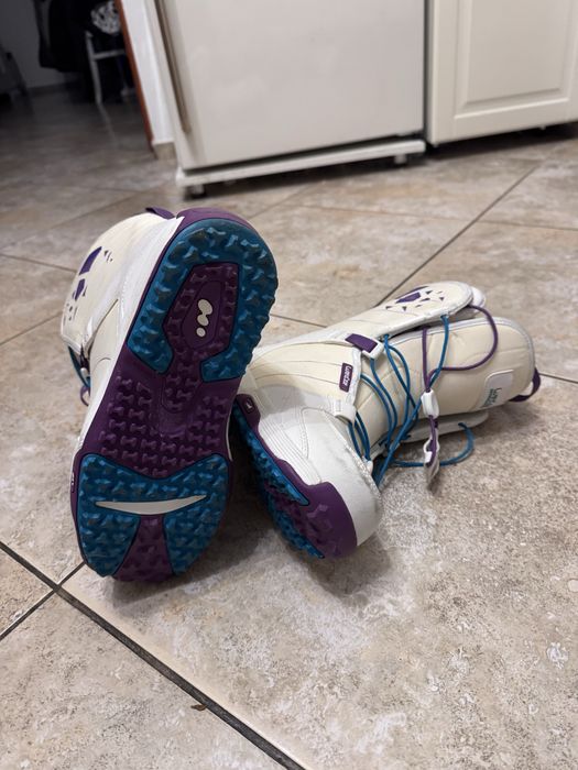 boots snowboard 38