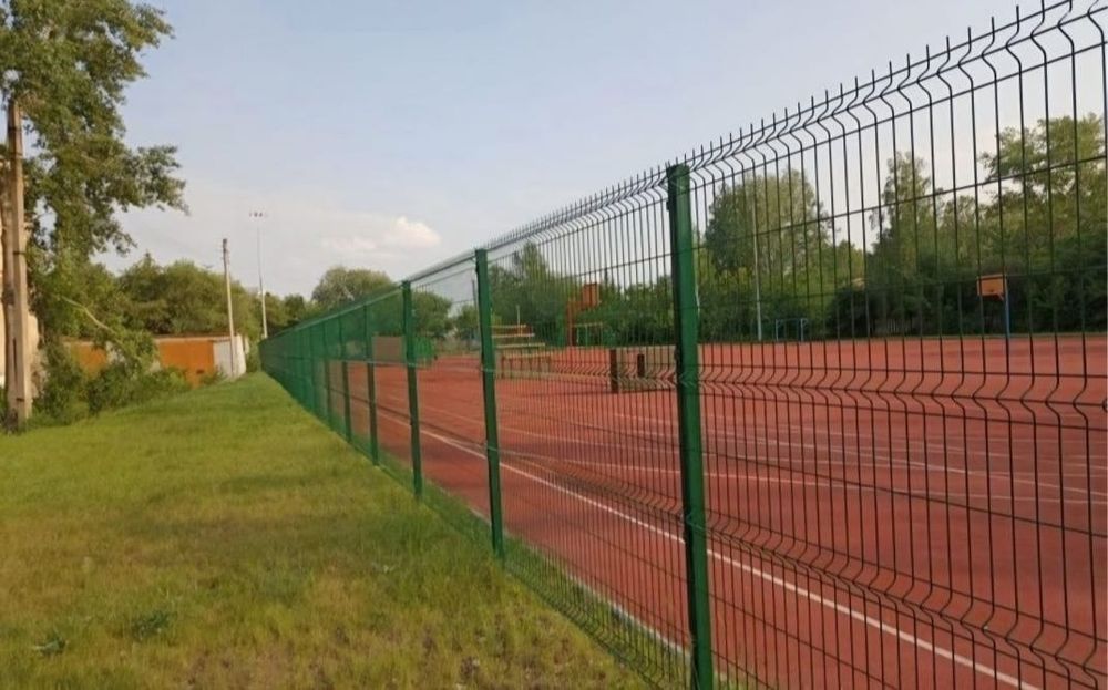 Vand garduri  din plasa bordurata