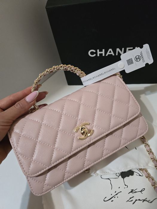 Налична чанта Chanel WOC Pearl