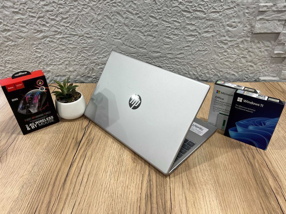 Ноутбук бизнес-класса HP Laptop 15 /Ryzen 7-7730U/16GB/512GB/Radeon