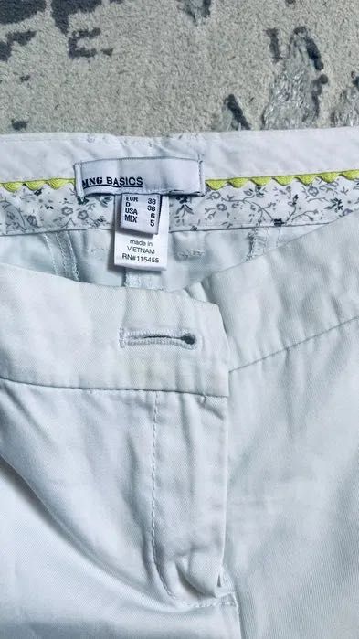 Белые юнисекс шорты