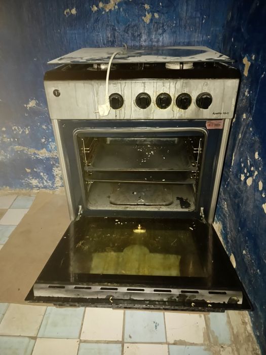 Продам газовую плиту