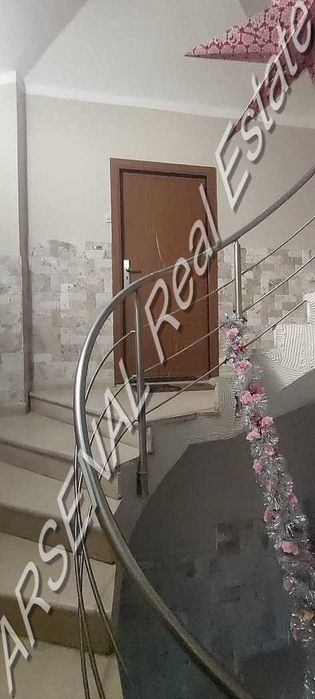 Дава се под наем Тристаен апартамент в София, Горна баня - 140 кв.м за 765 € - Снимка #1