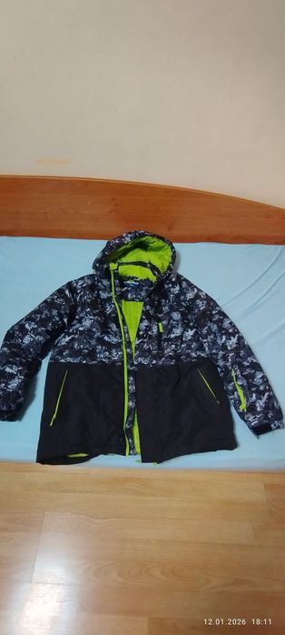 Яке за сноуборд и ски