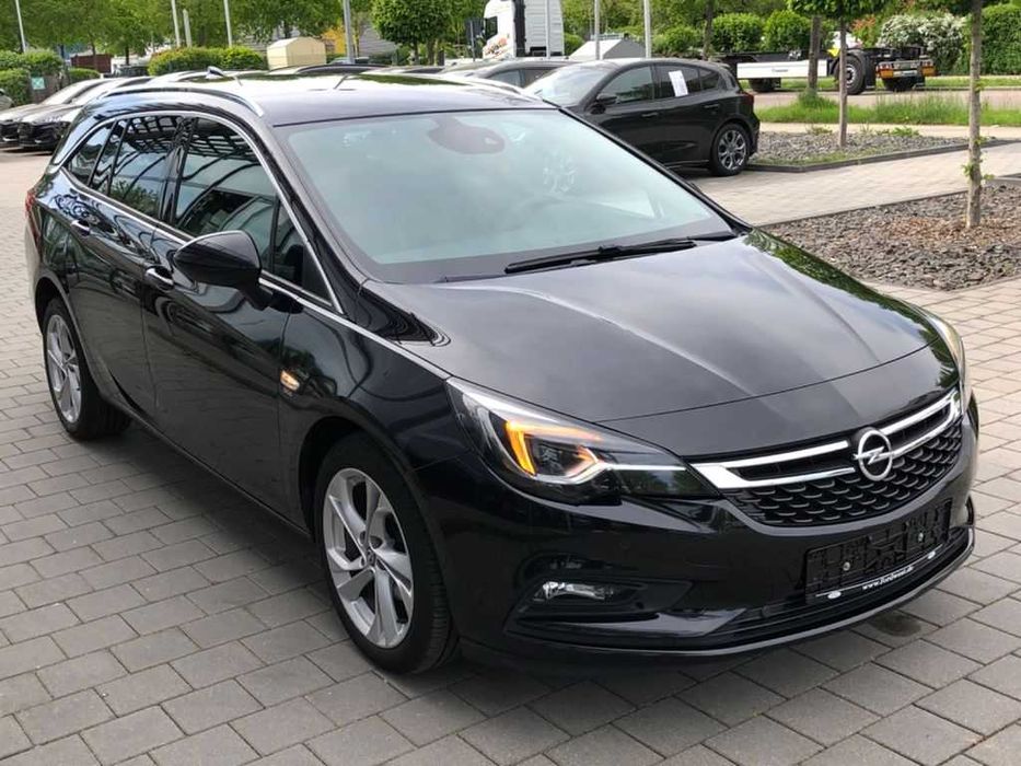 Inchiriere masina Opel Astra break 1.6 diesel