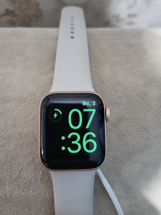 Iphone 13 pro 256 + часы apple watch se 40mm