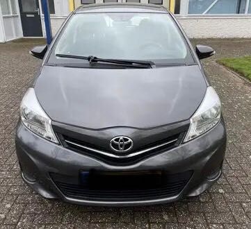 Toyota Yaris 1.0 НА ЧАСТИ