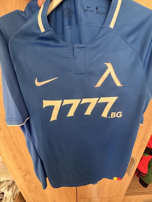 Футболни фланелки на Левски София , фланелка екип тениска фанелка