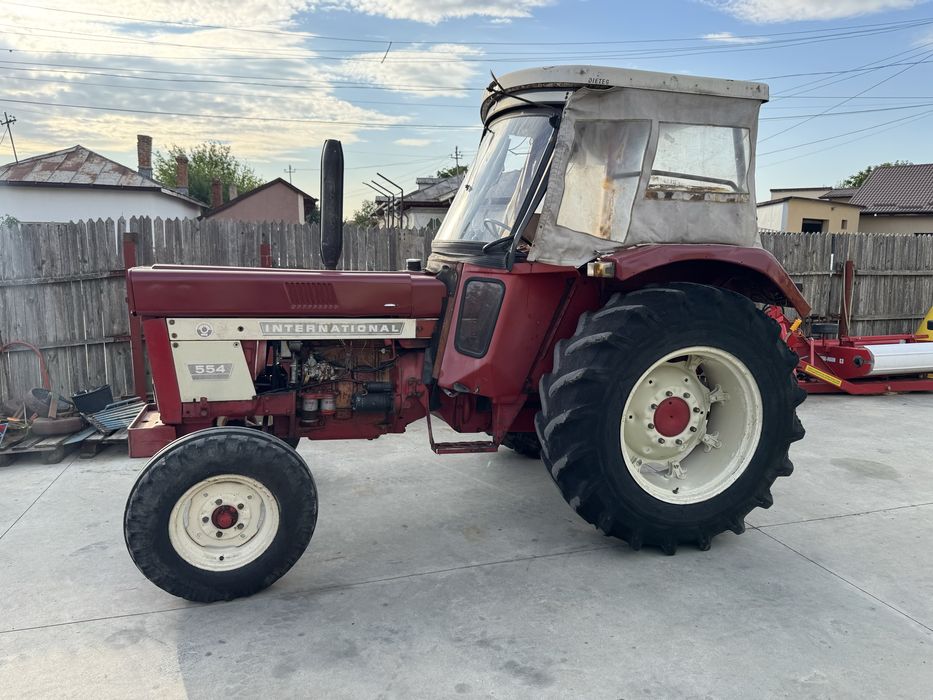 Tractor international 554 motor 4 pistoane