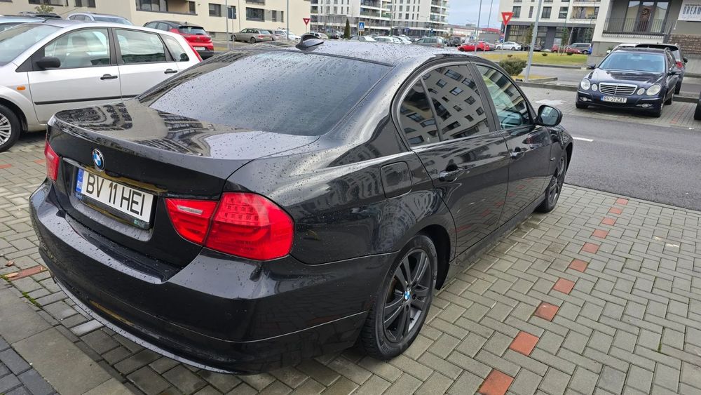 BMW Seria 3 BMW SERIA 3 E90 LCI 2011 318i Steptronic