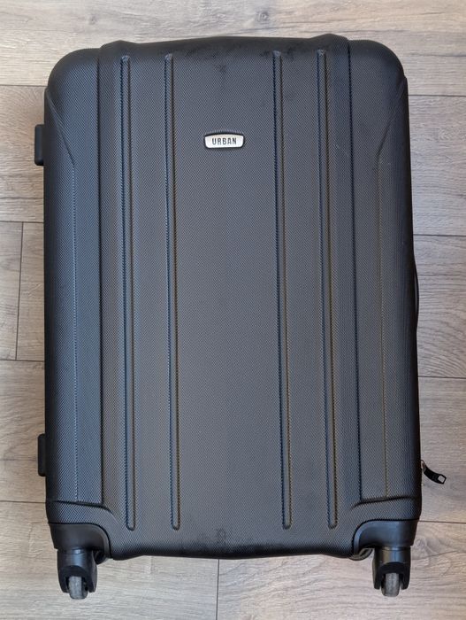 Delsey Urban - черен куфар