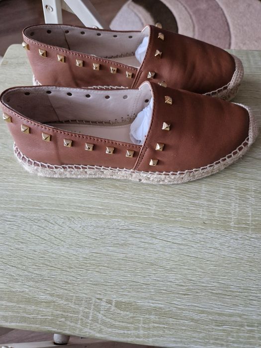 Pantofi dama de culoare maro.!