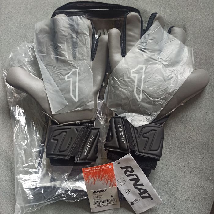 Нови вратарски ръкавици RINAT Kratos Turf 9