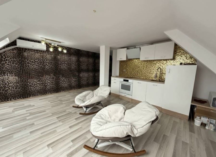 Дава се под наем Двустаен апартамент в София, Малинова долина - 78 кв.м за 796.62 € - Снимка #1