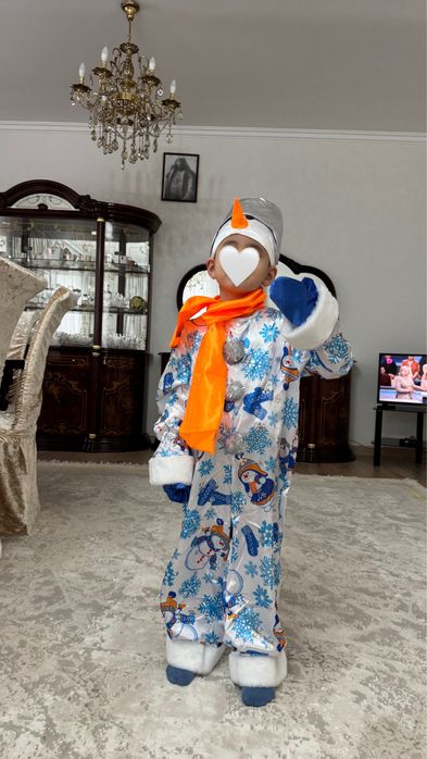 Карнавальный костюм снеговика