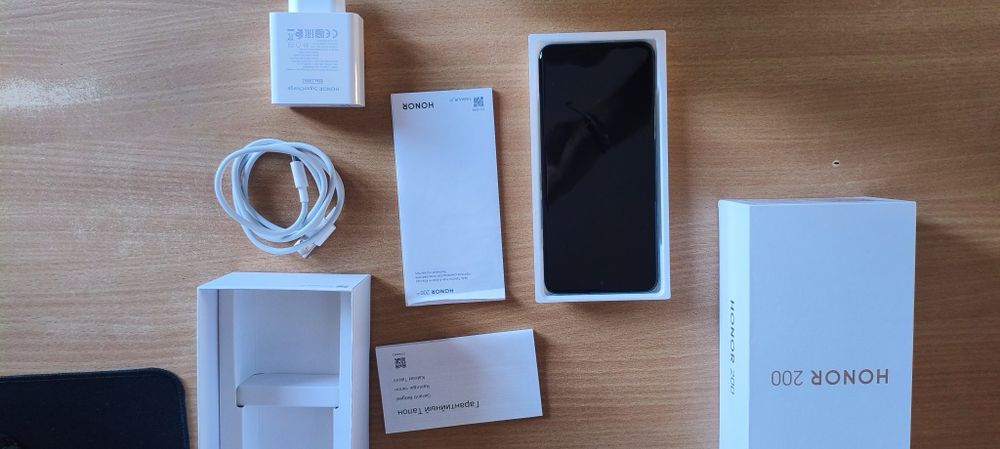 Продам смартфон HONOR 200 12/512