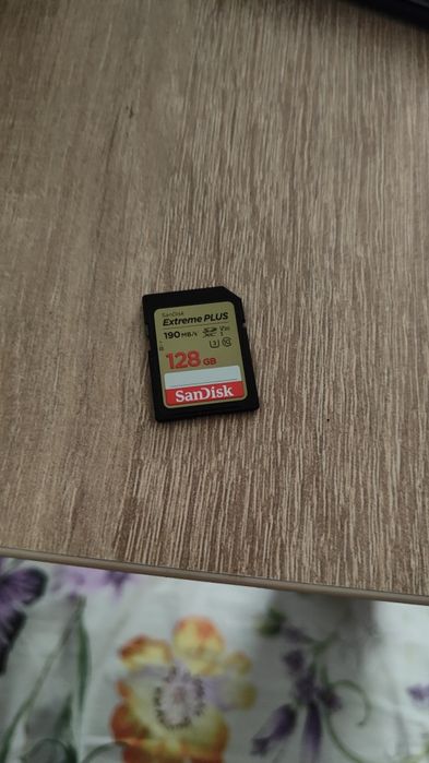 Nikon D800 + 50mm f/1.8G | 34k cadre | 2 baterii + card 128GB