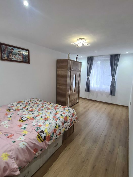 Închiriez apartament