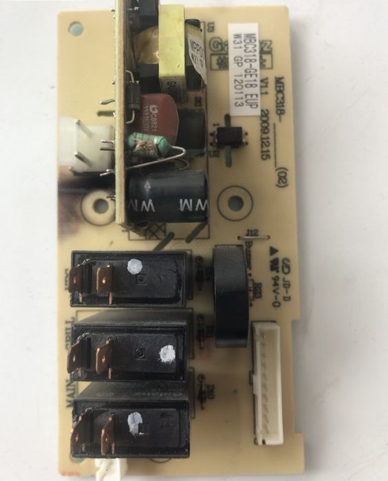 Продаю микроволновку, нерабочая