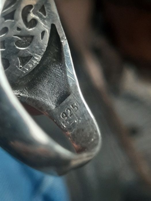 Перстень мужской с камням