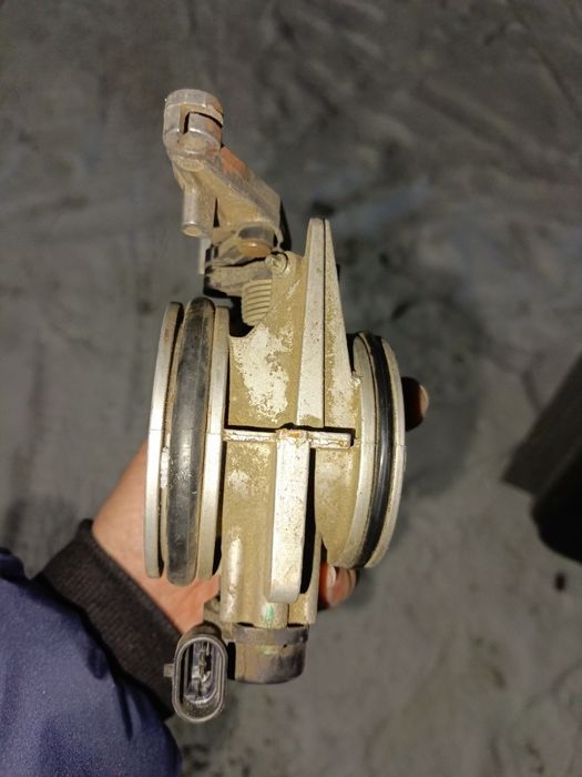 Дроссельная заслонка