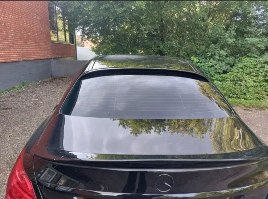 Eleron luneta lip codita Mercedes C Class W205 2007-2014 negru lucios