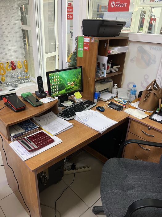 Стол, 2 подставки + комод