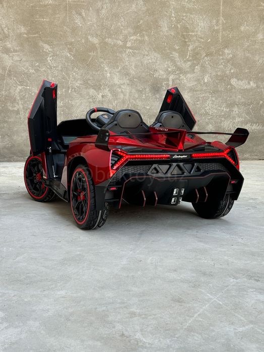 Детская машина Lamborghini Veneno с MP4 экраном и пультом | 3-6 лет
