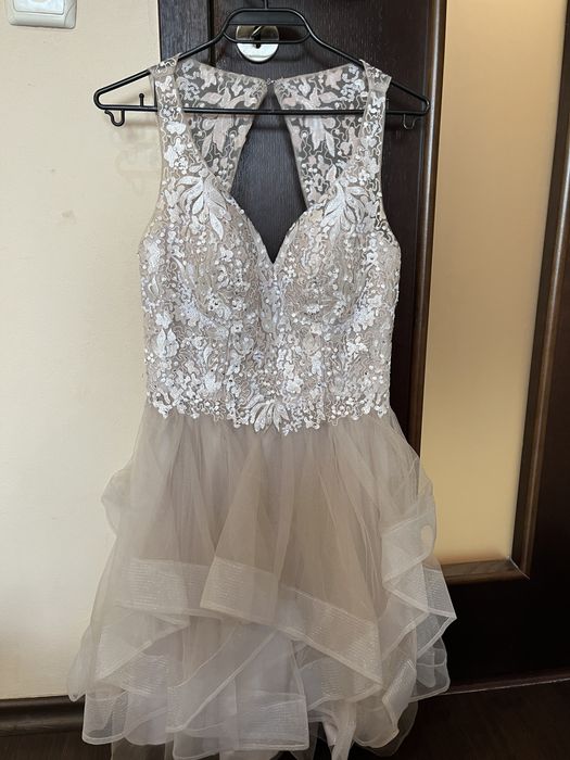 Официална рокля Laona