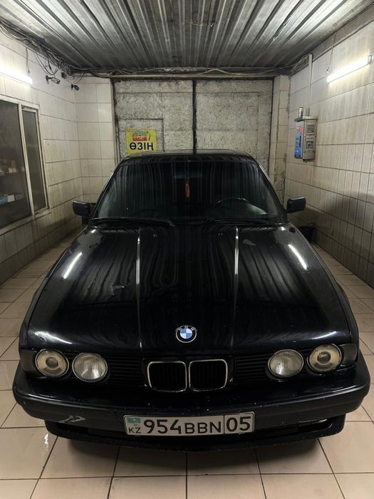 Бмв            Е. 34              2.5