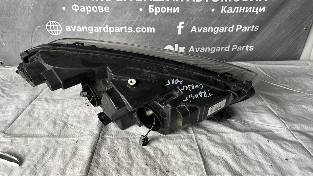 2 броя десен и 1 брой ляв фар Ford Transit Courier 2014-2023