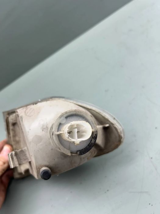 Lampa semnalizare fata dreapta 183168B Opel Astra 1995 1.6 MT (101 hp)