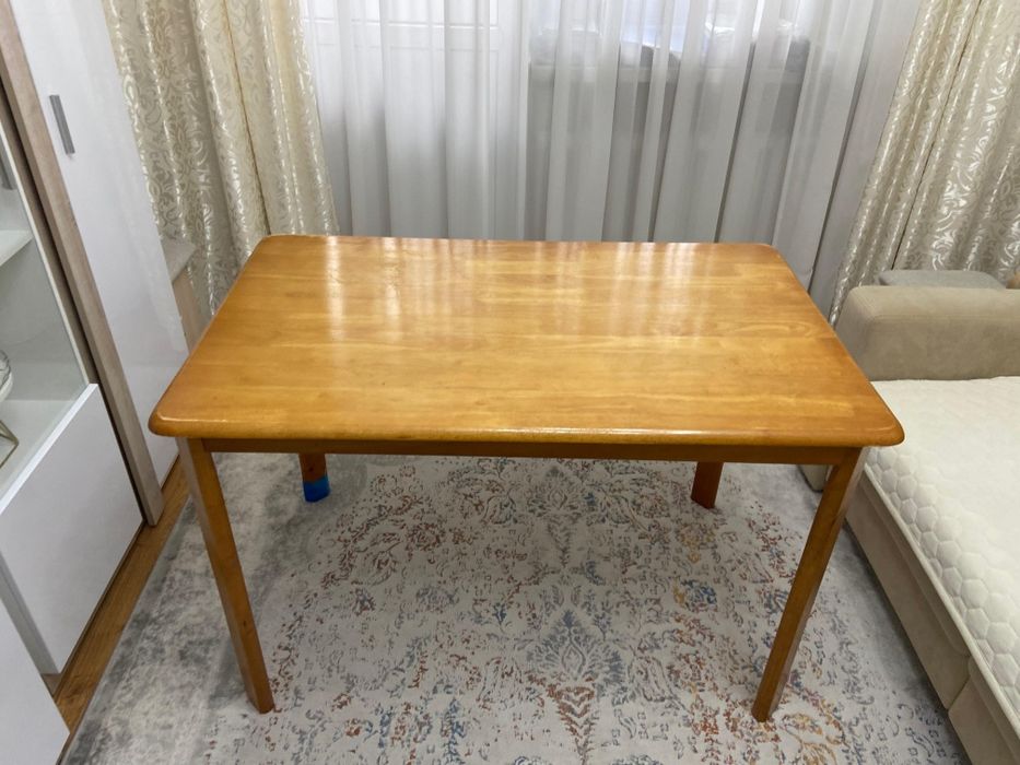 Срочно продам кухонный стол