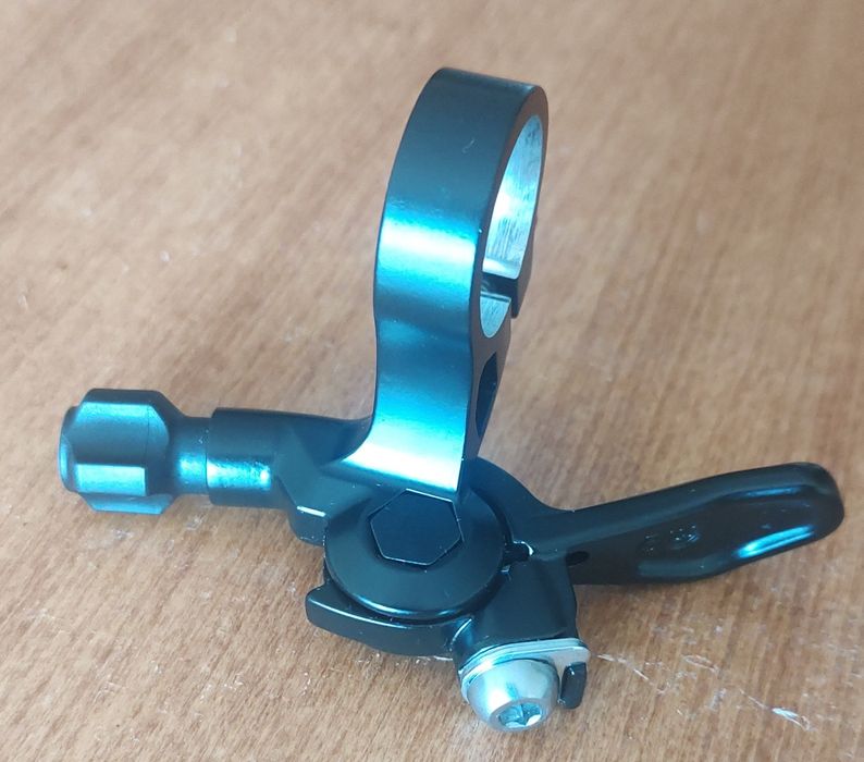 Команда Shimano MT-500L за дропър/хидравлично колче седло. Нова.