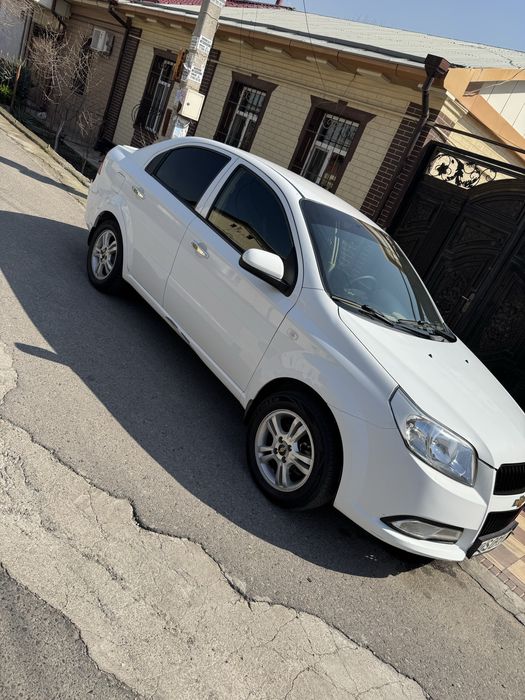 Срочна продаеться нексия 3