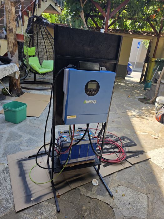 Малка фотоволтаична хибридна система 2000w