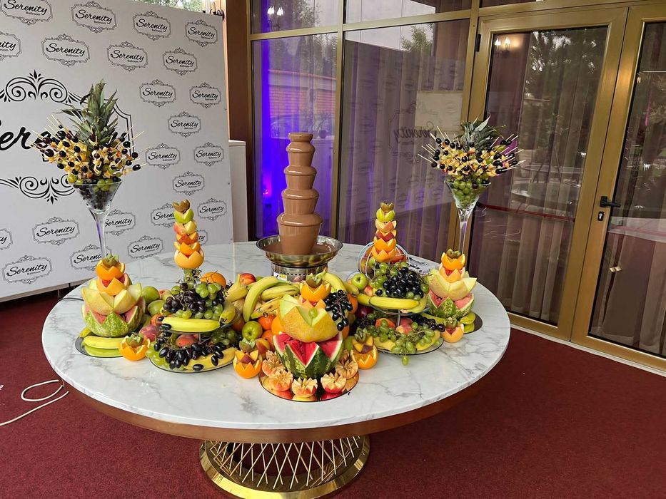 Fantana de ciocolata cu bar fructe